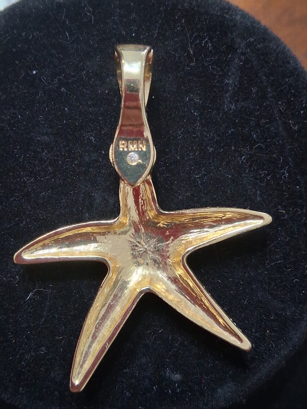 Gold Tone Crystal Starfish Pendant Necklace - Sparkling Beach Charm - Picture 3 of 6